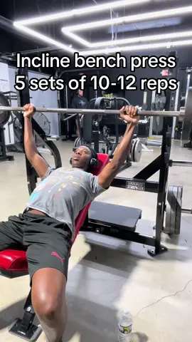 Push past your limits #fyp #benchpress #chestday #onlinefitnesscoach #Fitness #coach #motivation 