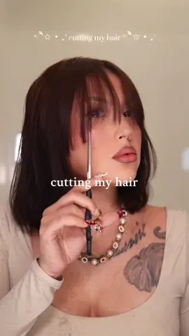 Cutting my little bob with bangs at home. I can never resist a little bob with bangs 🥺 do we want the styling video? #haircutting #bob #bobwithbangs #frenchbob #diyhair #haircutathome 