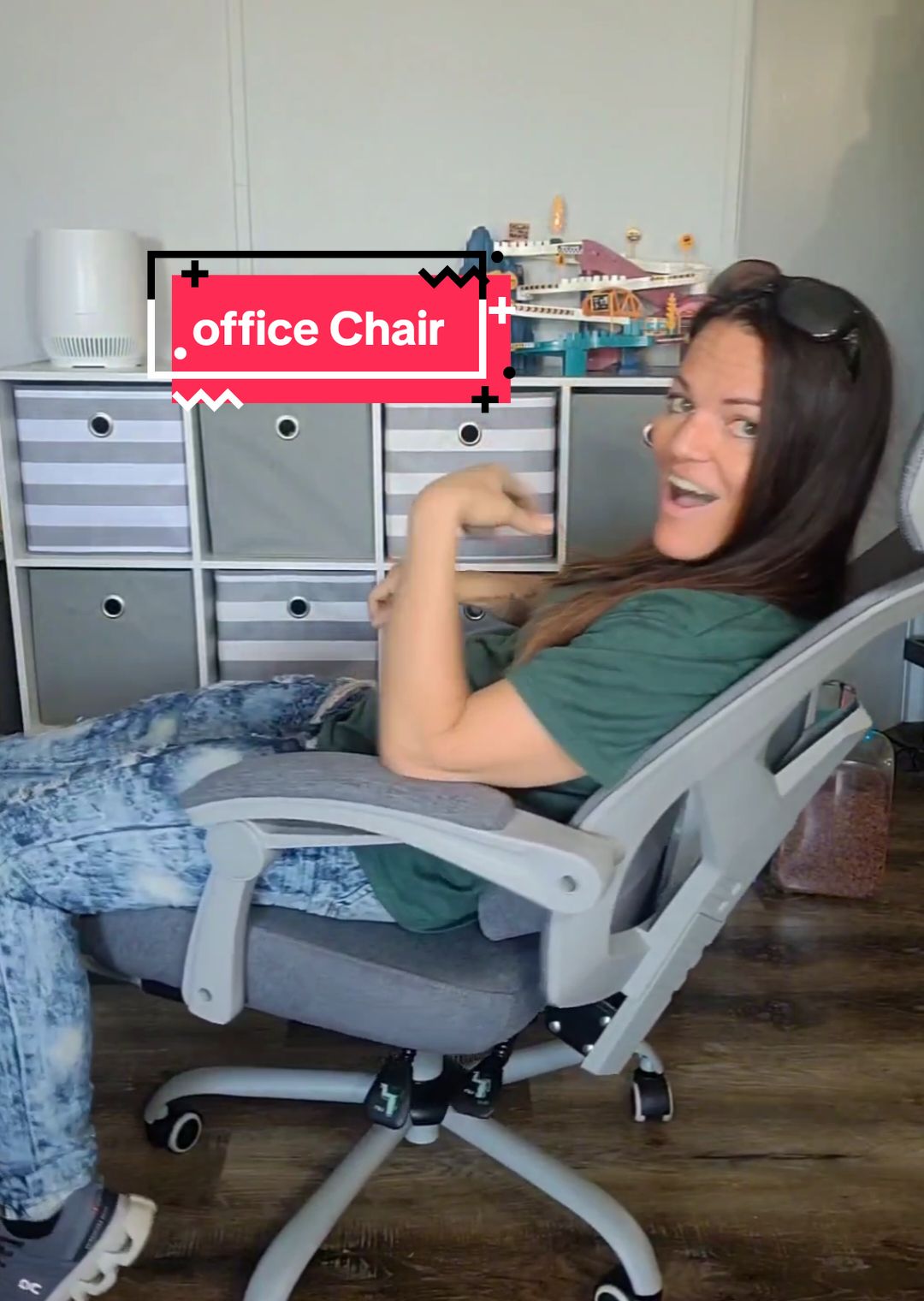 This office chair I got here on TikTok, is esthetically pleasing and comfy! Win, win!#sweetcrisyfurniture  #sweetfurniture #officechair @Sweet Furniture @Sweet furniture #falldealsforyou #tiktokshopblackfriday #tiktokshopcybermonday #tiktokshopholidaydeals #CapCut 