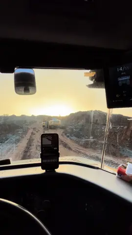 pica morning le 😵#anaktambang #operatormudapunyacerita #miningtiktok #fyppppppppppppppppppppppp #viral #fyp #operatormuda #pejuangrupiah💸 #malukuutara🇮🇩 #wedabaynikel🇲🇨🎌 #alatberat 