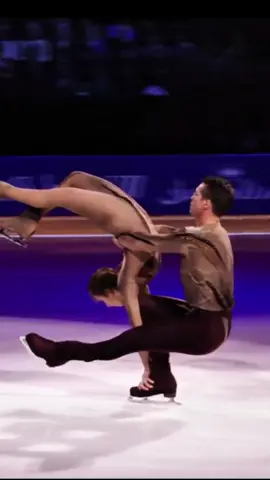 Refined yet unstoppable - pure brillian in motion #IceSkating #figureskating #figureskatingcouple #patinacaoartistica 
