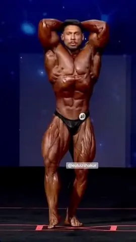 Quando o @Ramon Dino ativa o modo Jurassic Max no palco 🦖  #bodybuilding #mrolympia #ramon #ramondinopro #musculação #iaart #artwork 