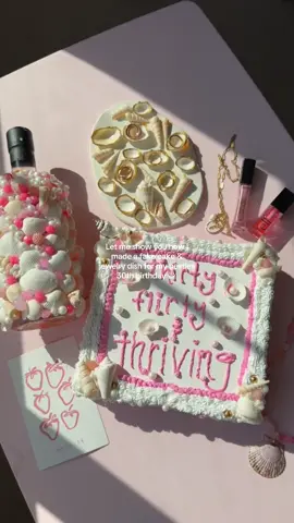 Handmade gift ideas 🎂💖🐚 #handmadegifts #handmadecraft #craftymom #craftygirl #fyp #viralvideo 