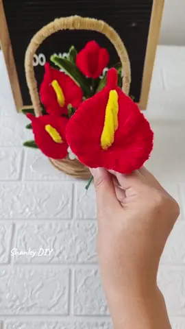 How to make anthurium using fuzzy wire or pipe cleaners #fuzzywire #pipecleaners #pipecleanerart #fuzzywireflowers #pipecleanersflowers #foryou #foryoupag #fypviraltiktok🖤シ゚☆♡ #fypシ゚viral #fypage #fyp 