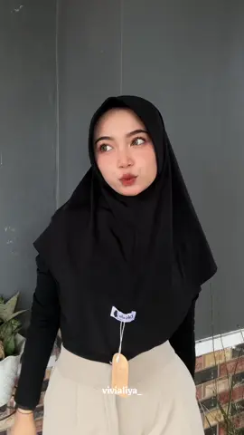 siapa yang belum punya🙌🏻 fav hijab instan🤝🥰 #dhindahijab #hijabbergo #hijabinstan #hijabjersey #hijabbergomurah #bergohamidah #bergohijab #rekomendasi 