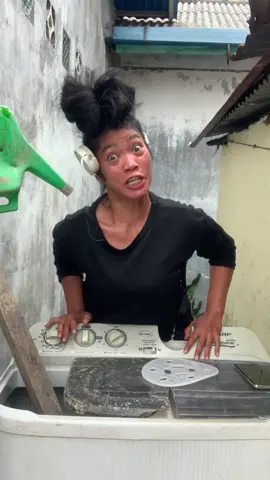 Kenapa langit turun nya hujan, karna kalau kami yang turun Redupp kalian !! Menyala kakak ku... 🤪🤣 @LALA #djlalampclubpekanbaru #vidiolucubikingakak #vanycomel30 