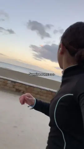 Fav part of the day #fyp #Running #runner #sunrise #beachsunrise #sunriserun #Fitness #gymgirl #motivation #dailymotivation #relatable #viral #morocco #enjoyinglife #foru 