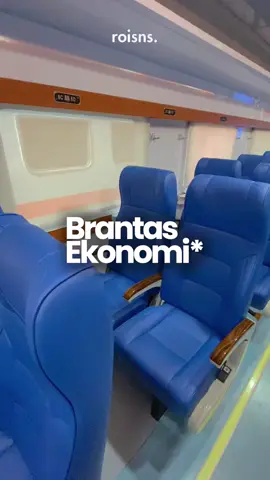 New Generation untuk Brantas! Kursi tegak? Mana maen! KA Brantas relasi Blitar - Jakarta Pasar Senen kini sudah naik kelas Tetap dengan kelas campuran eksekutif-ekonomi namun sudah tidak menggunakan kursi tegaknya #keretaapi #brantas #ekonominewgeneration 