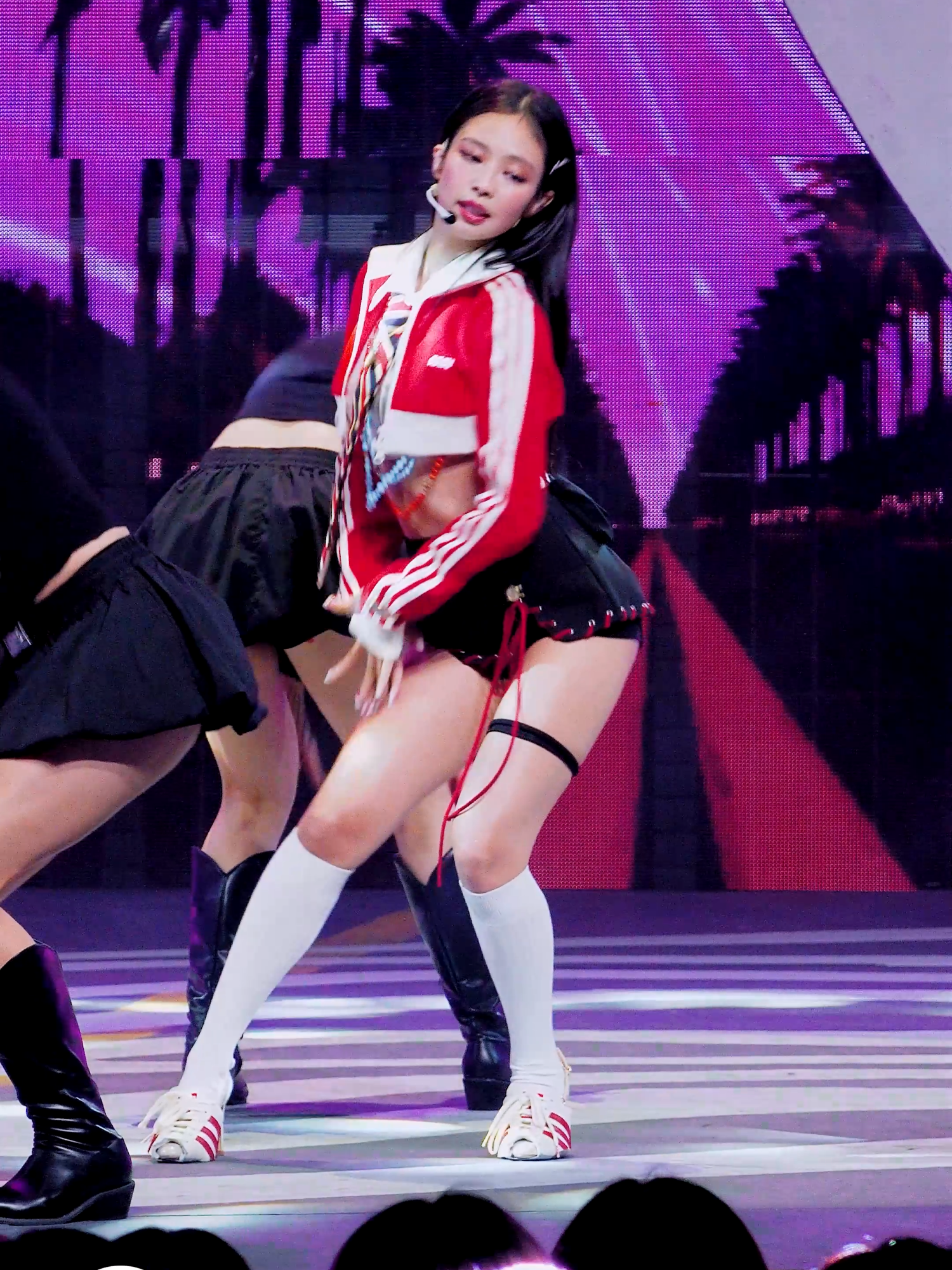 케이팝 기강 잡으러 온 제니💖 #MPD직캠 #MPDFanCam #M2 #JENNIE #제니 #Mantra #mantrachallenge @jennierubyjane