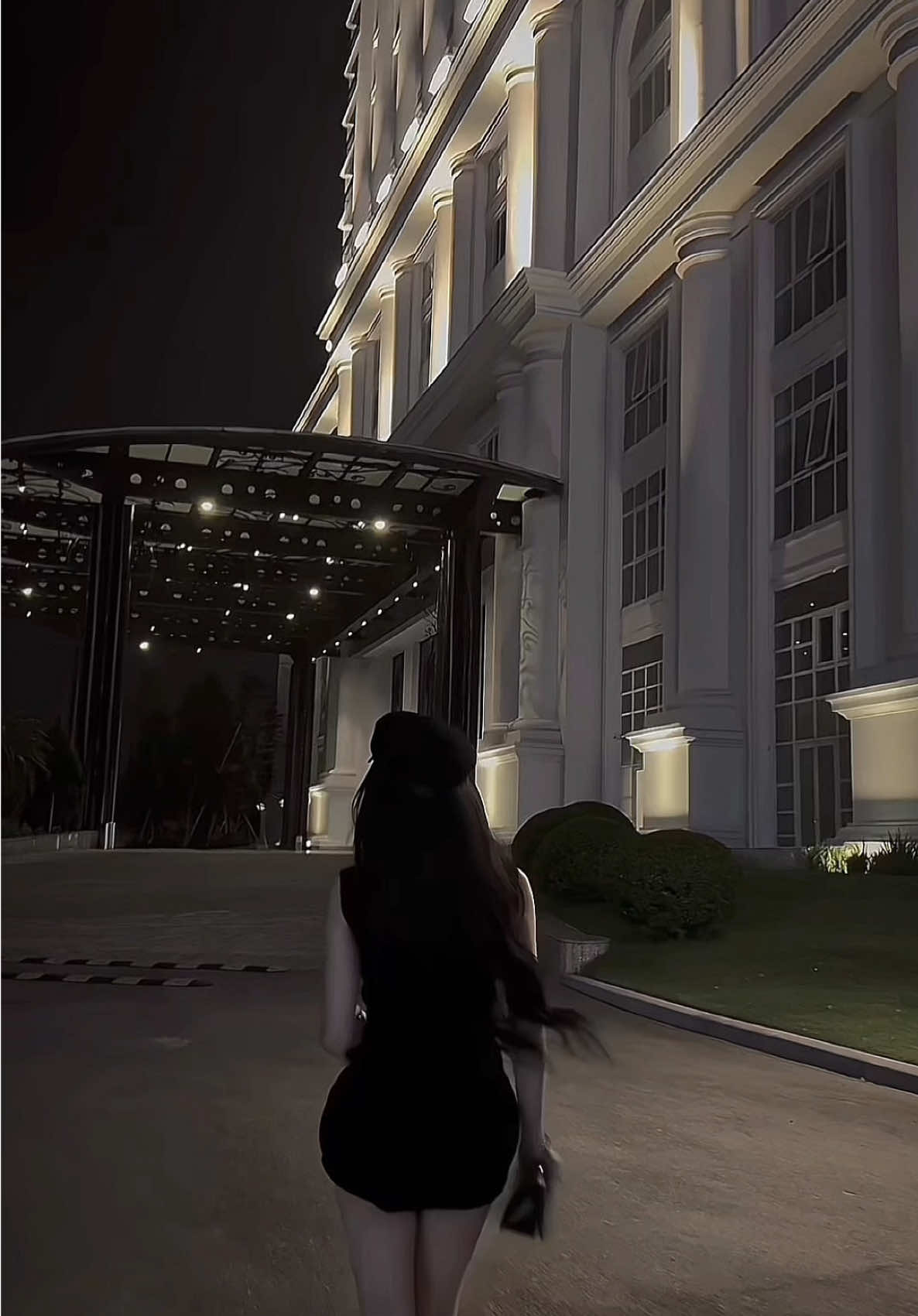 Phụ nữ khôn ngoan sẽ không có khái niệm tranh giành đồ chơi của người khác. Nếu có ai đó muốn lấy đi thứ gì đó của họ, họ nhất định sẽ nhường. Vì phụ nữ tỉnh táo sẽ luôn có thừa khả năng để tìm được thứ mới tốt hơn.