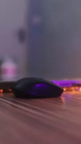 The Hp S1000 mouse is a great budget wireless mouse that works well for productivity! Comfortable and well fitted in the hand, it's a great mouse to get when you need precise clicks and quick navigation on your laptop or computer! #Tech #TechGadgets #harare #zim #techlover #techaccessories #zimstagram #zimbabwe #mouse #laptoplifestyle #laptoplife