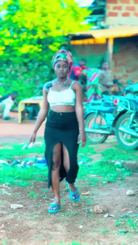 Drôle de petit frère /vodjo le Richard #tiktokbeninois🇧🇯 #benintiktok🇧🇯 #tiktokivoire225🇨🇮 #tiktoktogolais🇹🇬 #togotiktok228🇹🇬 