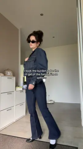 i mean a maincharacter is always needed #fyp #family #itgirl #maincharacter #flaredjeans #fashion #jeansoutfit #relatable #style #inspooutfit #girlythings 