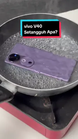 vivo V40 ini emang ga cuma cakep secara design dan kameranya yang handal berkat ZEISS Professional Portrait, tapi ternyata durabilitynya juara! Sampe gue cobain dengan beberapa skenario pengetesan yg menurut gue extreme sih hehe (tapi yaa cukup gue aja ya yang nyobain extreme test ini). Daaan, so far aman. Baterainya juga mantep 5500mAh, bisa banget nemenin aktivitas gue hingga esok harinya. #vivoV40 #ZEISSPortraitSoPro @vivo_indonesia 