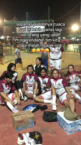 Ups🤭#futsalplayer#futsalskills#futsalputri#anakfutsal#cewekfutsal#futsalindonesia#sindirankeras#katakata#qoutesstorywa#bahanswmu#stroytime#zkusagi#foryou 