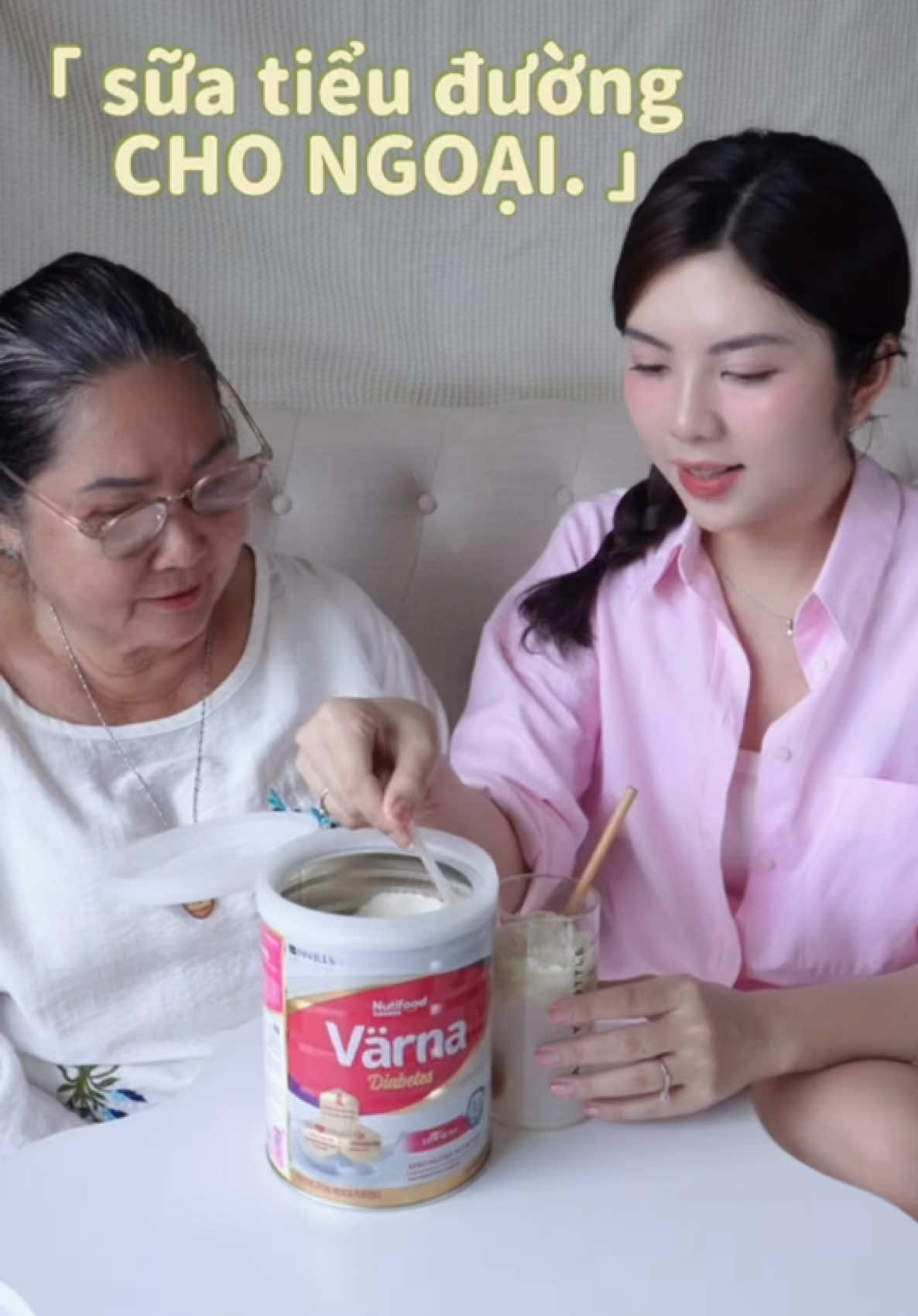 Thương bà ngoại quá chừng, không dám ăn uống gì hết, mọi người nhớ coi hết cuối clip nhennnn. #VarnaDiabetes #NutifoodSweden #OnDinhDuongHuyet #dailyvlog #family