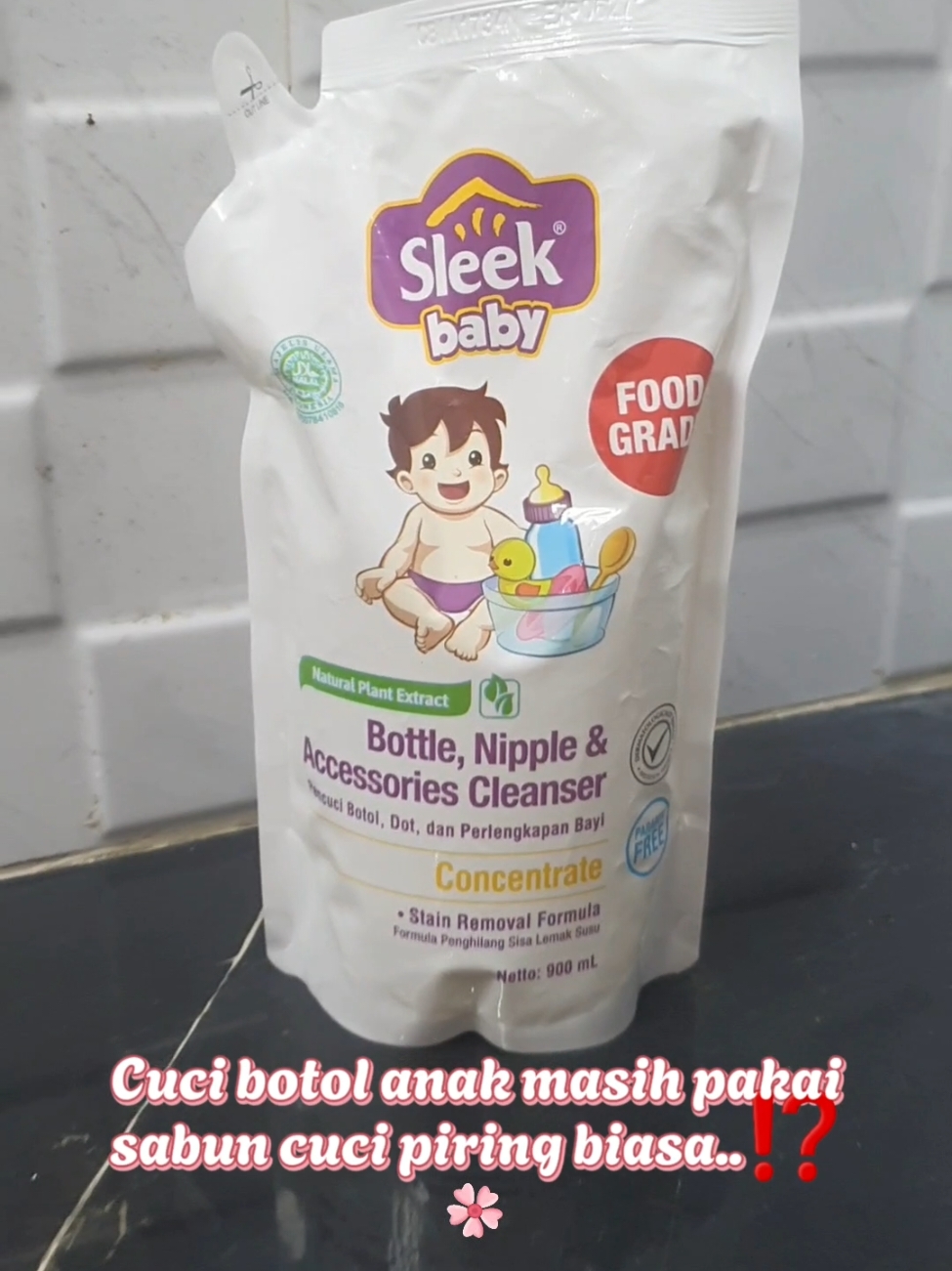 Lagi cari sabun pencuci botol yang aman yuk sini.. 🥰 #sleekbaby #sleekbabybottle  #sleekbaby_id botol  #sleekbabyalamimelindungi  #sleek #sleekbottlecleanser  #sleekbabycucibotol 