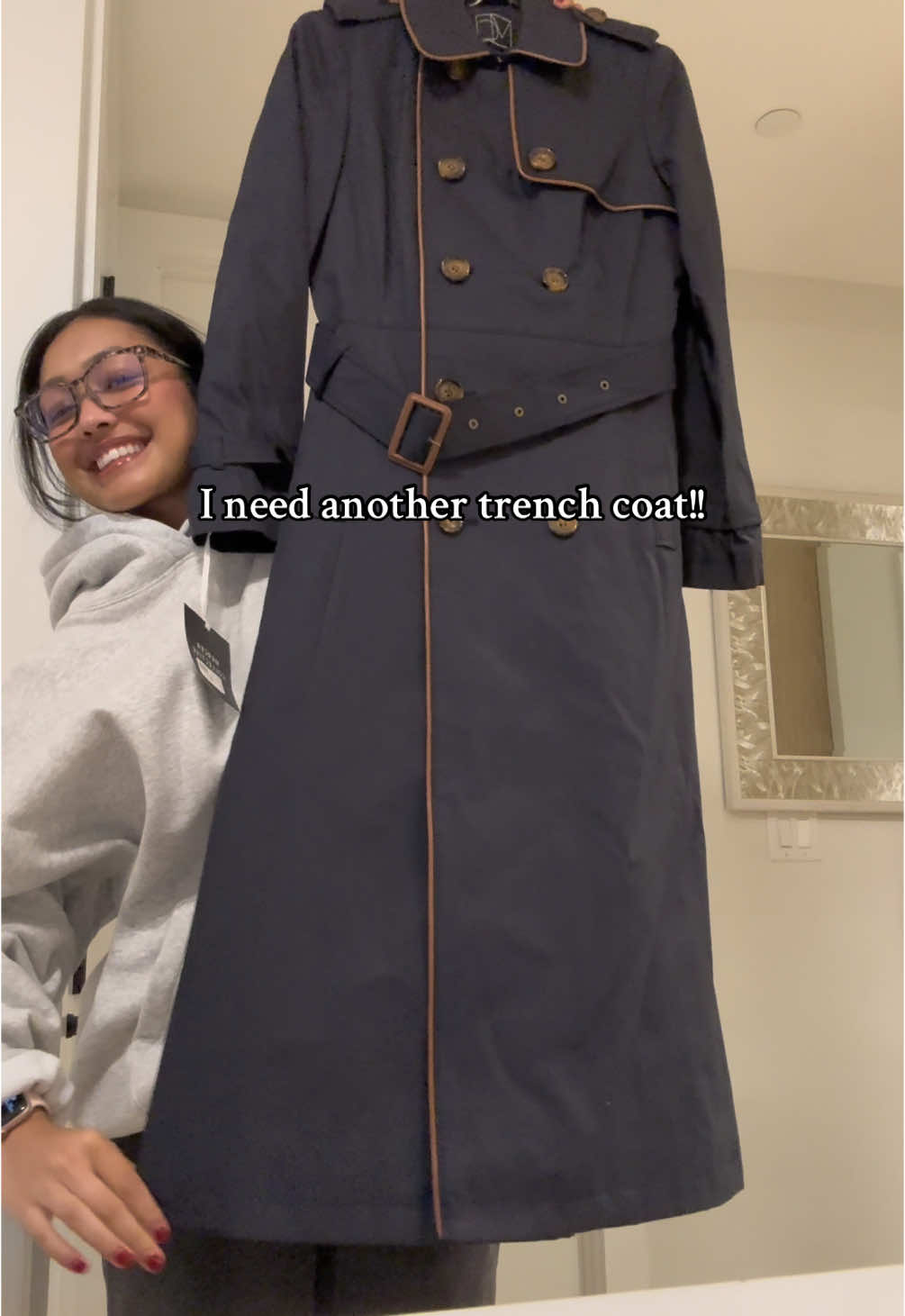 In my trench coat era for this NYC cold 🧥🌃 🌬️ #saksfifthavenue #fashiontiktok #trenchcoat #newyorkcity #nycweather 