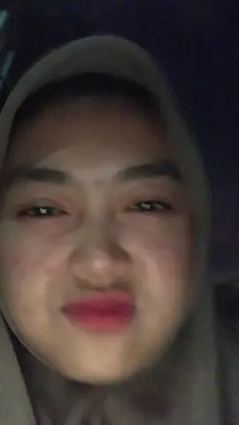 Cewe kuli emng gini buluk nihh tenggokk 