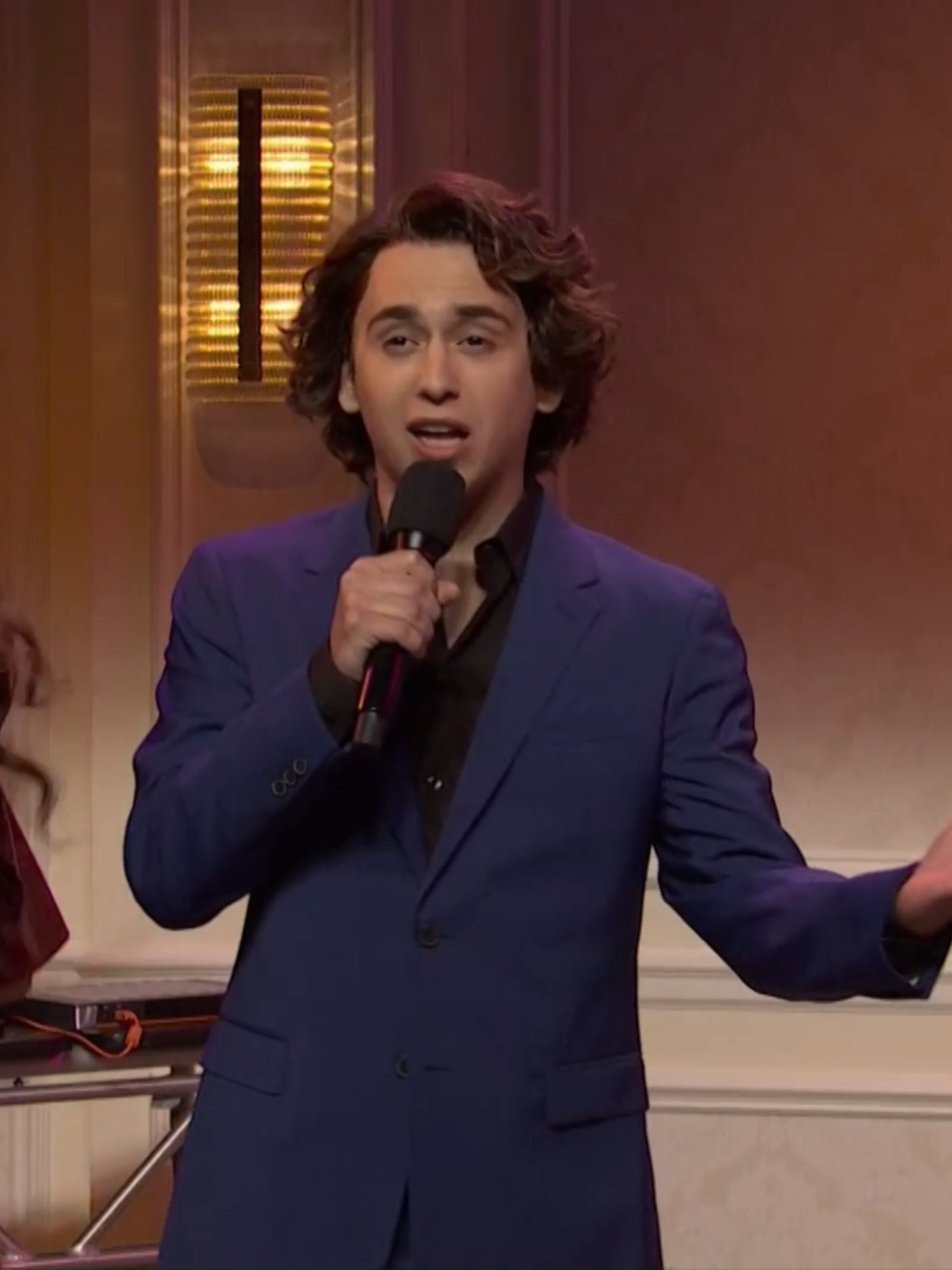 🚨 This is your #Domingo checkpoint 🚨 Stream #SNL now on STACKTV.  #ArianaGrande