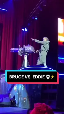 Bruce vs. Eddie in Sydney… Who’s your money on?  #IronMaiden #TheFuturePastTour   🎥: @Christian Stoj 