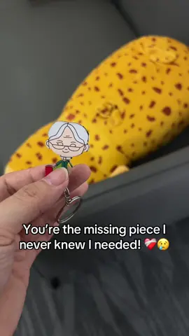 The cutest gift for couples ❤️😭🏠#loveyou #giftideas #keychain #couple #Relationship #viralllllll 