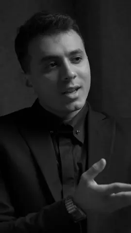 اي سبب انك بتخاف تتكلم وبتكتم جواك ؟ #كريم_مراد 