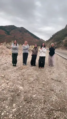 me & my friends dancing #welovefall 