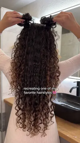 Rate this hairstyle 1-10 👇🏼💕 #curlyhair #curlyhairstyle #curlyhairstyles #hairstyles #longhair #longcurlyhair #explore #3bhair 