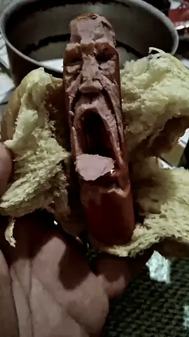 Escultura em salsicha.  #escultura #criatividade #caricatura #halloween #modelagem 