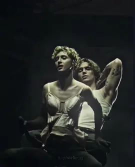 Hoje eu conheci a inveja!! 🫦 @Vinnie @Troye Sivan  || #vinniehacker #troyesivan #edit #alightmotion #capcut #editvinniehacker #raphaella_q 