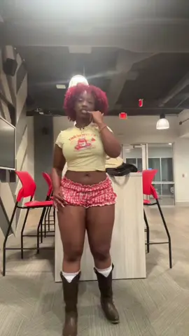 10 months strong in the #gym n i lost like 20 lbs n dont hate the way i look anymore, everybody CLAP RN!