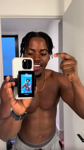 This vlog selfie monitor screen is n absolute game changer 🤌 #selfie #camera #contentcreator #tiktoker #techtok #tiktokshopfinds #foryou #fypageシ 