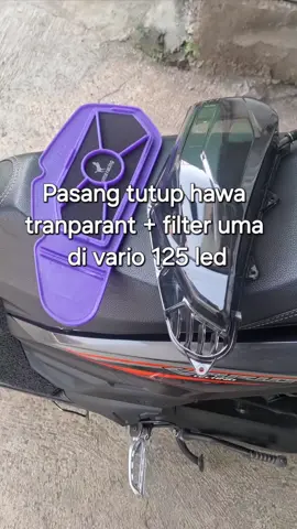 Pasang cover filter transparan + filter uma di vario 125 led #honda #vario #umaracing  Pemasangan p&p hanya butuh penyesuaian teknik saja seperti di video. Note blind spot saat pembelian online: cover filter tranparant yg saya beli designnya mengadopsi vario 125 tahun 2023. Jadi box filter lebih gemukan dari filter bawaan vario 125 LED tahun 2016 saya. Dan untuk selang filter hitam yang menempel di box filter tranparan, pemasangannya aga dipaksa (kurang presisi antara selang ori dan box filter transparan) tapi masih bisa dipasang.  Overall untuk tampilan masih ok/tergantung selera.