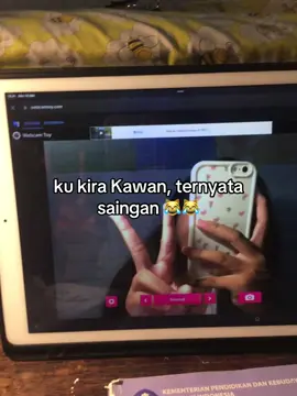 atas ada awan di bawah ad pahlawan 😋👊🏻#xyzbca #masukberanda #sindirantemansekelas 