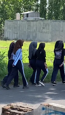 Yo matamu suek kui🤣 #fyp #lewat #lewatberanda #fypシ #fyppppppppppppppppppppppp #truk #drivermuda #trukmaniaindonesia #sopirtruck #fouryou #klaten24jam 