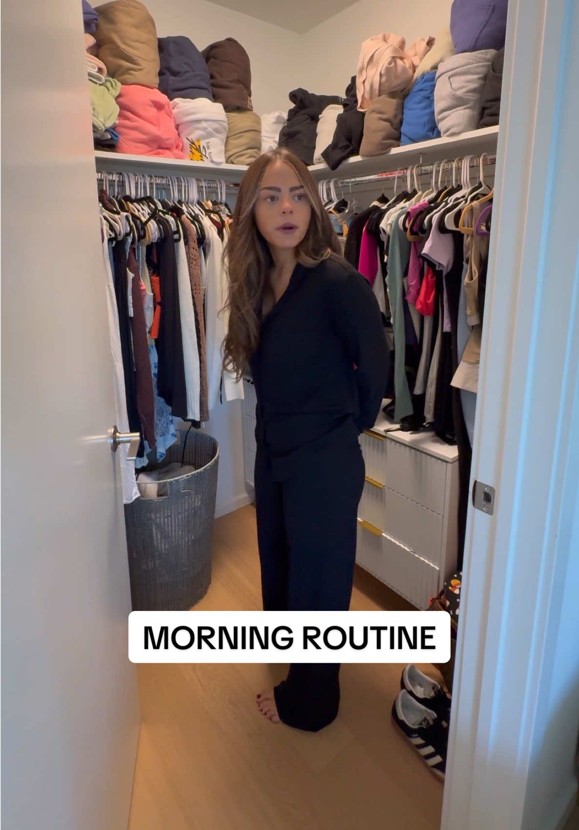 twas the morning before i knew i was going to sabrina carpenter🤞🏼😍 #morning #morningroutine #routine #grwmroutine #getreadywithme #makeup #makeuptutorial #MakeupRoutine #hairtok #hair 