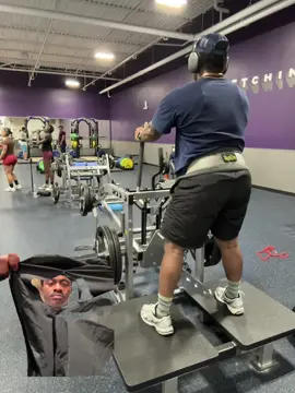 And todays workout is brought to you by the sound of my shorts ripping 🥲 . . . . . . #fyp #fypシ゚viral #fypppppppppppppppppppppppppppppppppppppppppppppppppppppppppppppppppppppp #fitnessmotivation #Fitness 