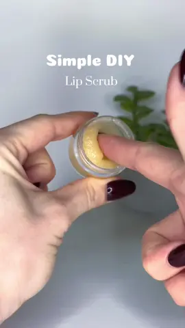 DIY Part 21 | This scrub make your lips super soft🍯🐝  This natural lip scrub only needs 2 ingredients everyone already has at home ✨🧡💛 #DIY #lipscrub #diyskincare #diylipscrub #sustainableliving #viralbeauty 