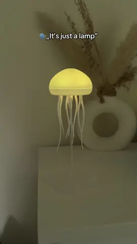 No its nit 🪼🥹😮‍💨 #jellyfishlamp #foryoupage #jellyfish #lamp 