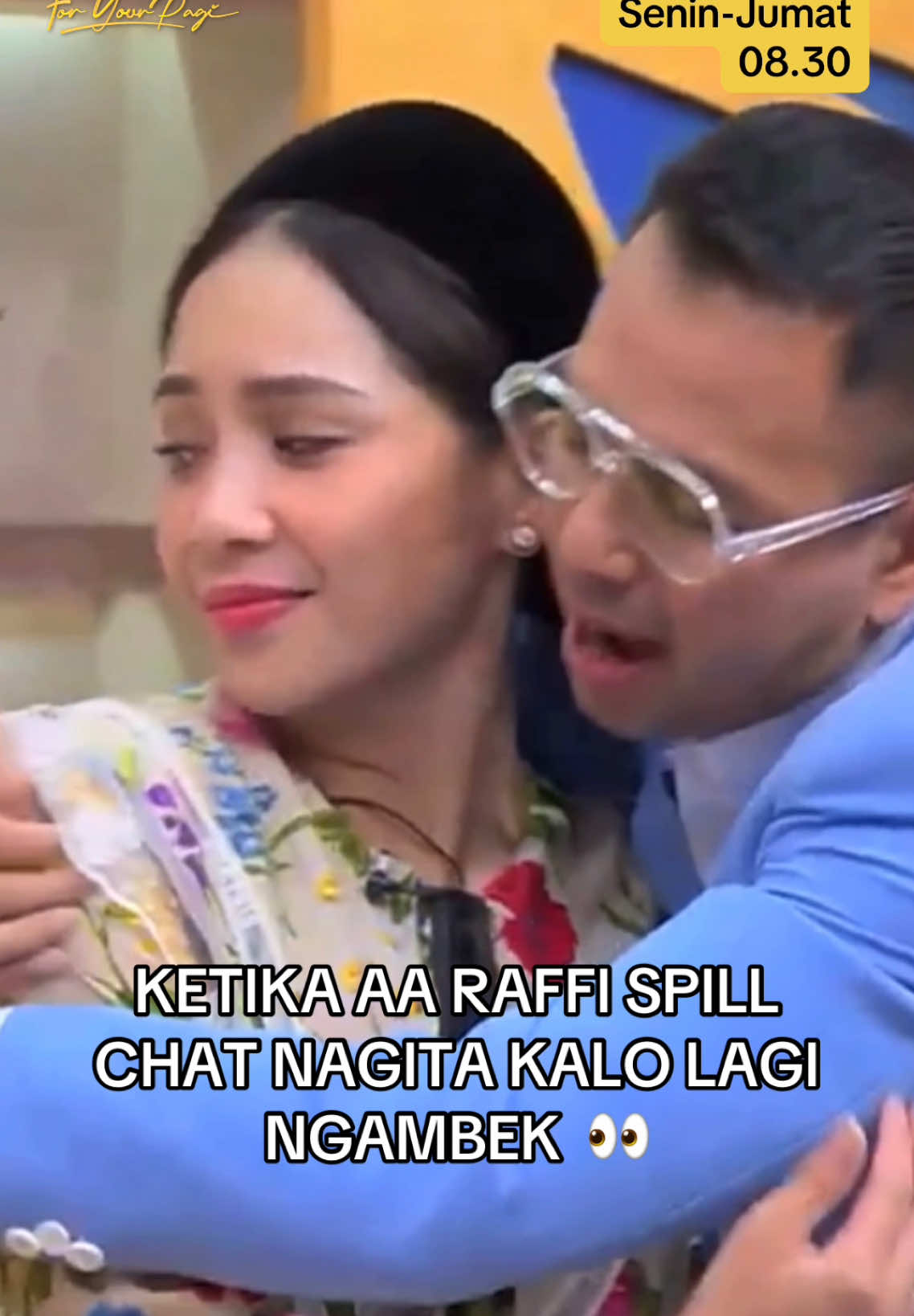 Di spill saat special anniversary ke-10! Nagita ternyata juga kaya cewek pada umumnya lho guys! Suka ngambek kalo ditinggalin pasangannya🥺 Siapa nih cewek-cewek yang kalo chat mirip Nagita Slavina? #foryourpagi #nagitaslavina #raffinagita1717 