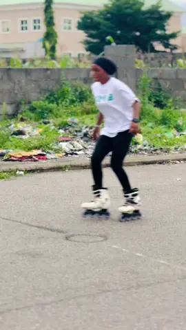 Energy  #fyp #skating #skatingtiktok #famous #foryoupage #skatelife #inlineskating #rollerskating #skategirl #purpleskater #hameeshmb #sport #fyppppppppppppppppppppppp #rollersports #viral  