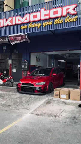 More lowered! #troyofficial #evox #mitshubishi #lancer #malaysia #carphotography #kualalumpur #evo @KakiMotor Kajang Bangi 
