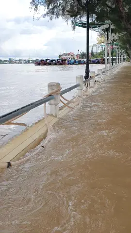 Nước triều cường tràn qua khu vực Bến Ninh Kiều  #Benninhkieu #Cantho 