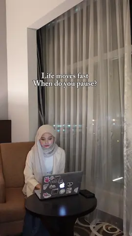 Step into a moment of calm with the delicate scent of sakura 🌸. Dove Body Wash gives your skin the purest care with 0% parabens, sulfates, soap, or alcohol – for a light, breathable feel all day long. Feel fresh, nourished, and ready to take on the world. ✨ @Dove Malaysia #DoveMY #DoveMalaysia #DovePartner #DoveGoFreshBodyWash #StayFreshStayHydrated #HolidayFresh #ActiveFresh #WorkingFresh