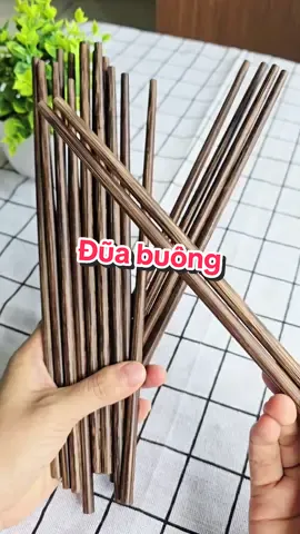 Trả lời @lechung1989 chân ái lòng tui đó, đũa buông Bình Thuận dùng 3 năm rồi chưa phải thay mới #duabuong #duake #duabuongbinhthuan #duabuonghangmoc #duachongammoc #đũabuôngmộc #đũabuôngbìnhthuận 