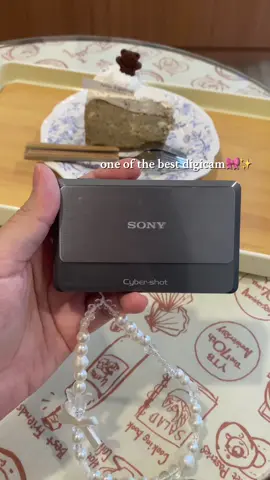 one of the prettiestt✨💖 📸Sony Tx-7 Grey ig = digidarlings.jkt #digicam #digitalcamera #62digiclub #62digicam #62digicamclub #sonytx7 #sonycybershot #sonydigicam #fypシ 