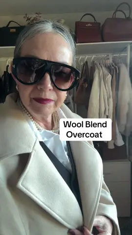 Perfect weather for this coat  #overcoat #coat #jacket #woolcoat #womensjacket #womensfashion #wintercoat #fallcoat #fallfashiontrends #tiktokblackfriday #winterwoolblend #tiktokcybermonday #tiktokfallsale @Yeokou 