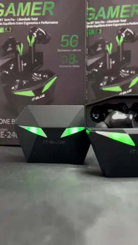 🎮🔊 Mergulhe na experiência de jogo definitiva com nossos fones Bluetooth gamer! Com design de auriculares que garantem conforto e isolamento sonoro, você pode jogar por até 8 horas sem interrupções. Prepare-se para cada batalha com qualidade de som imersiva e liberdade total de movimento. Não perca essa oportunidade de elevar seu jogo! 🕹️✨ #FonesGamer #Bluetooth #ConfortoEQualidade