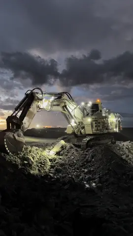 Pesona EXLB 9300 BIG DIGGER🫣😎#soundviral #tambangbatubarakalimantan #fypシ #anktambangkalimantan #platktmeresahkan #mekaniktambang 